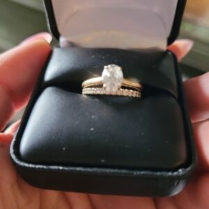 One Carat Oval Moissanite 14K Gold Solitare Ring Along With Wedding Band Sz 4.5